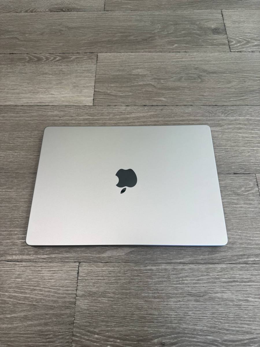 MACBOOK PRO RETINA 14 2023, M3/8GB RAM/512GB SSD SPACE GREY BOX - Imagen 5