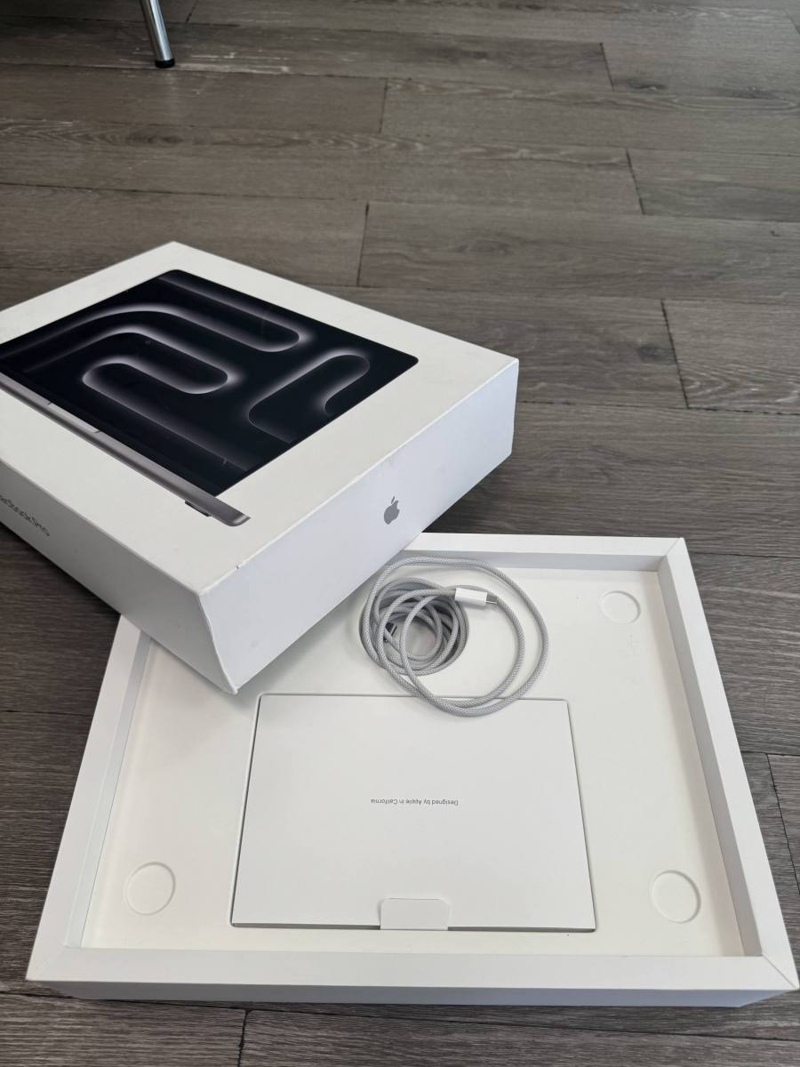 MACBOOK PRO RETINA 14 2023, M3/8GB RAM/512GB SSD SPACE GREY BOX - Imagen 10