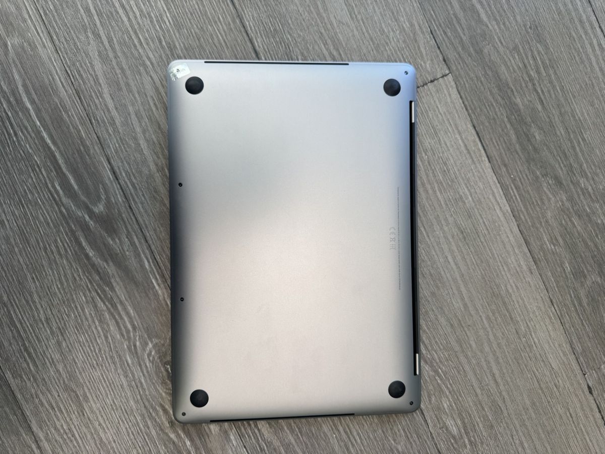 MACBOOK PRO RETINA 13 2020 TOUCHBAR, I5/16GB RAM/512GB SSD SPACE GREY - Imagen 8