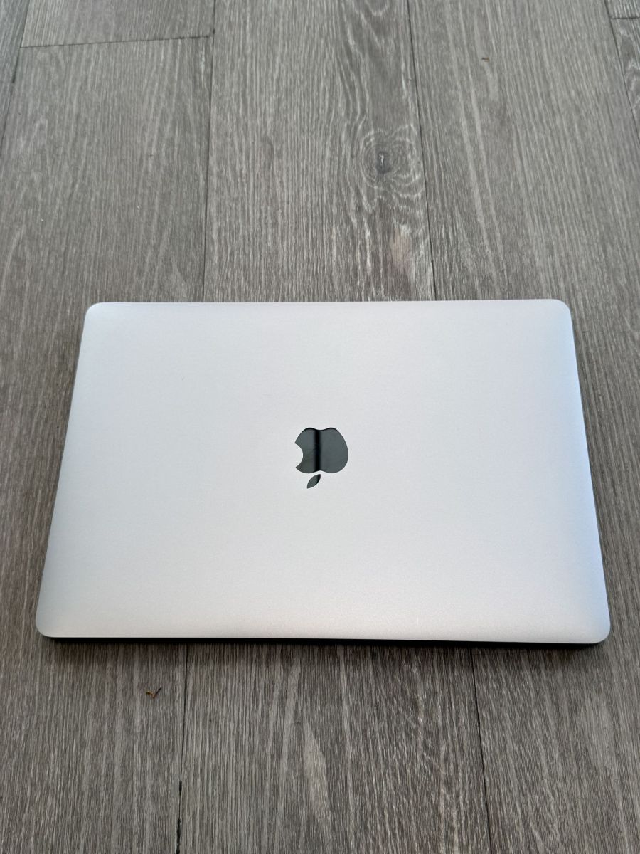 MACBOOK PRO RETINA 13 2020 TOUCHBAR, I5/16GB RAM/512GB SSD SPACE GREY BOX - Imagen 2